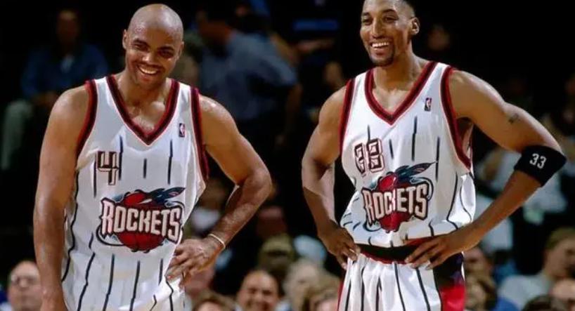 99年NBA惊天动地：火箭三巨头组合失败，首轮出局之谜(3)