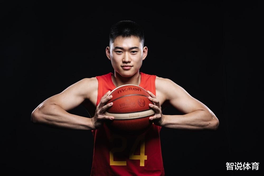 新一届中国男篮阵容大猜想：4位00后+1归化将成未来建队核心(3)