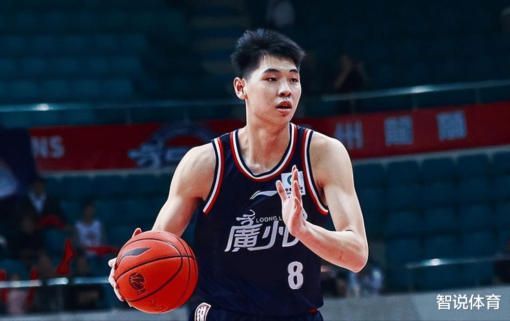 新一届中国男篮阵容大猜想：4位00后+1归化将成未来建队核心(4)