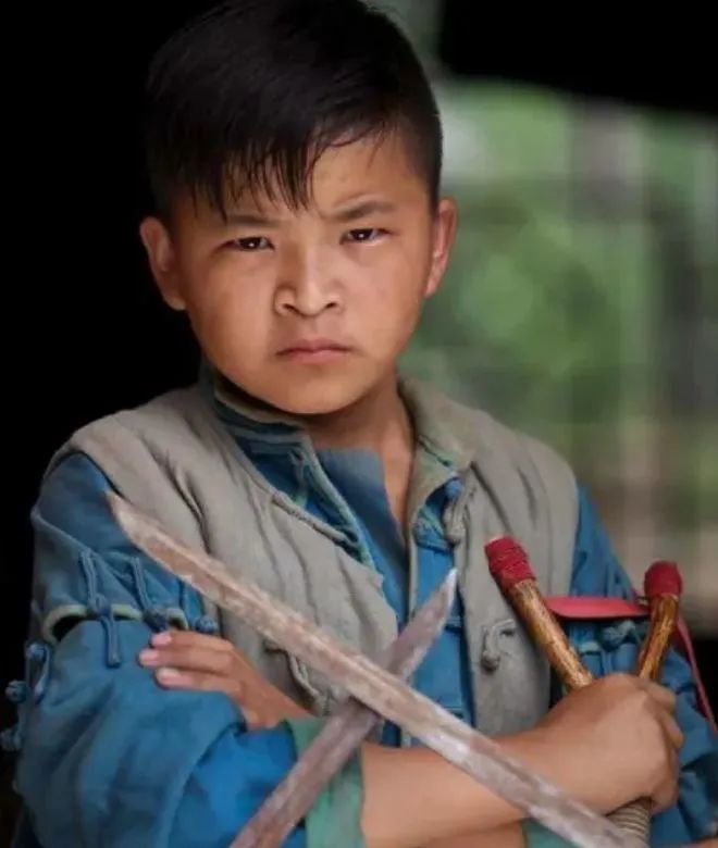 汶川地震9岁小英雄，被姚明抱上奥运，发誓考清华，却活成了这样(1)