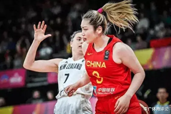 中国女篮32分完败于法国，女篮的惨败说明中国篮球的全面落后
