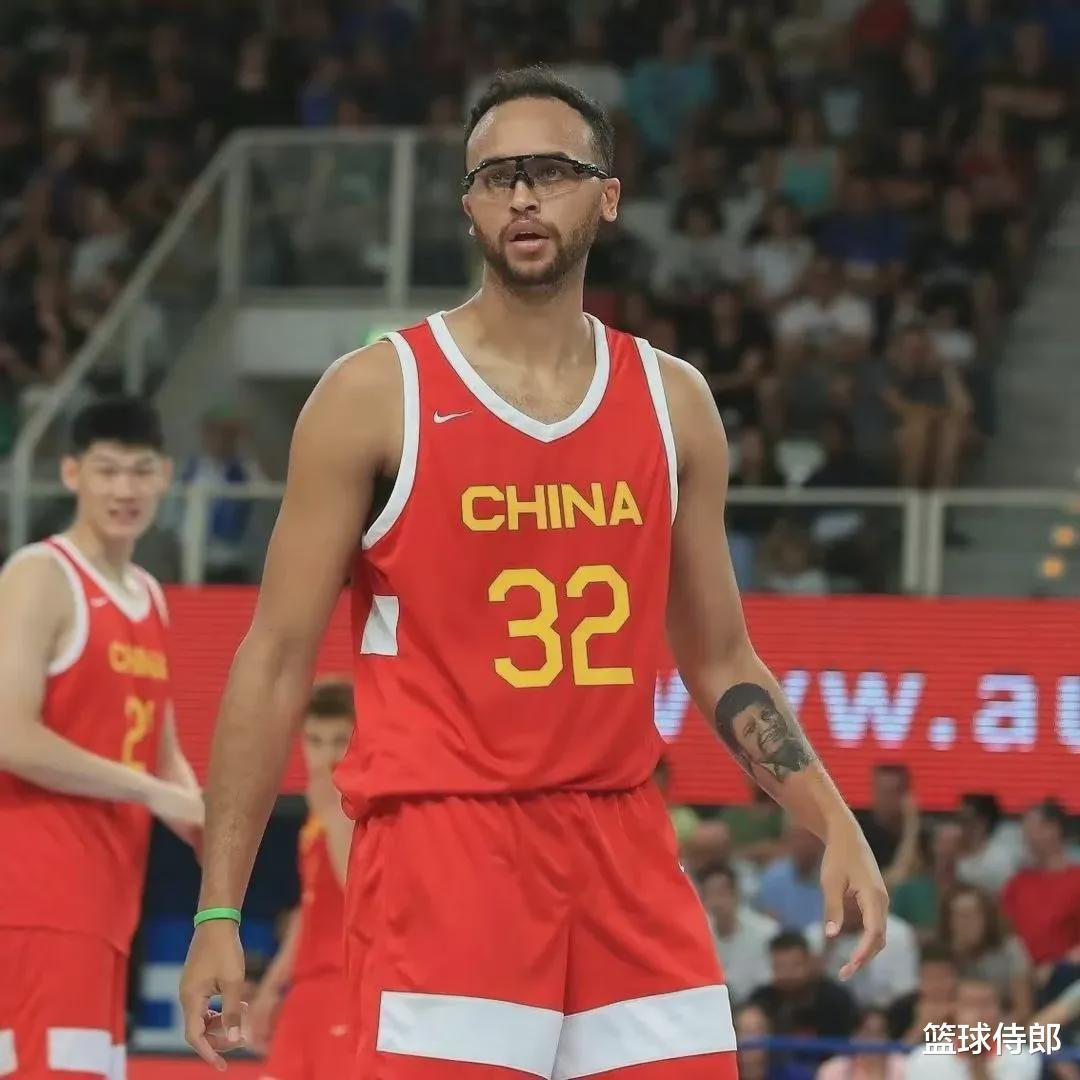 本赛季NBA场均6.2分的李凯尔还是中国男篮锋线的绝对一哥吗？(3)
