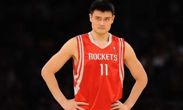 中国历史上五大男篮巨星，两个进过NBA两个备受争议，你知道有谁(5)