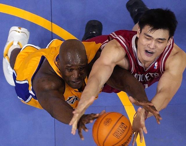 中国历史上五大男篮巨星，两个进过NBA两个备受争议，你知道有谁(6)