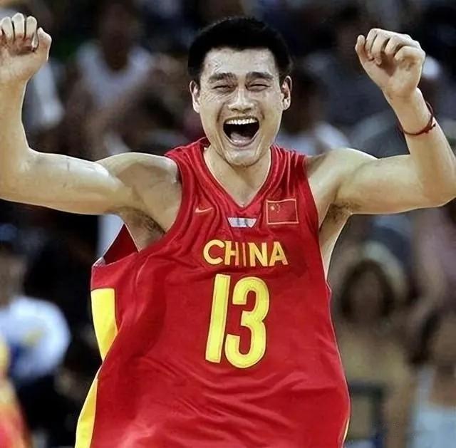 中国历史上五大男篮巨星，两个进过NBA两个备受争议，你知道有谁(8)