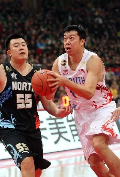 中国历史上五大男篮巨星，两个进过NBA两个备受争议，你知道有谁(15)