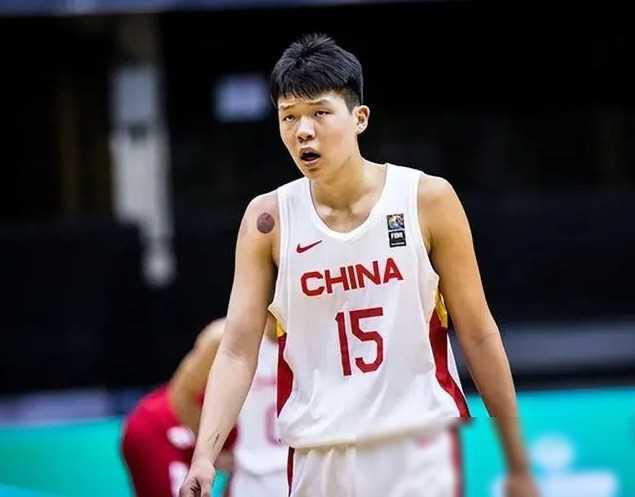 24分17篮板！中国男篮新星吴冠希表现出色，战胜杨瀚森，姚明(7)