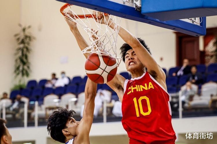 63-62！中国男篮罚球绝杀德国男篮，少年神锋狂砍28+10，下个小丁(4)