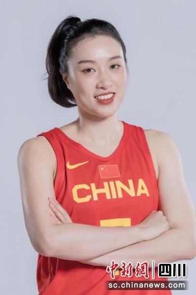 向冠军冲刺：中国女篮前队长邵婷的梦想与坚持(1)
