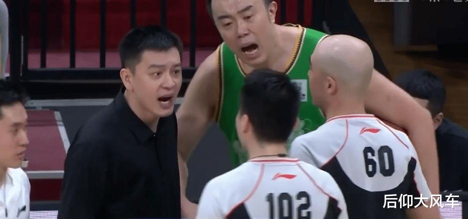看了王博对朱俊龙受伤的反应，才明白，他为什么总打不过杜锋杨鸣了(9)