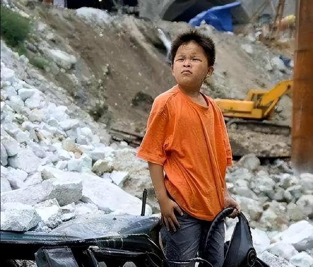 汶川地震9岁小英雄，被姚明抱上奥运，发誓考清华，如今活成这样(5)