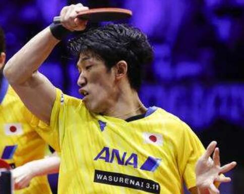 乒乓球世界杯：世界冠军波尔爆冷被横扫，吉村真晴为日本再拿一分(2)