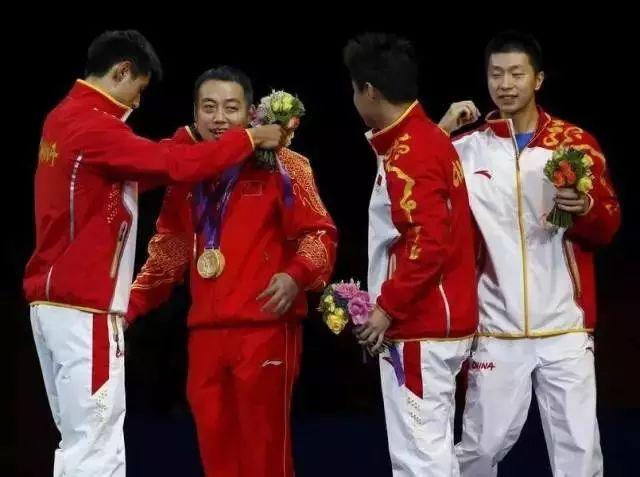 刘国梁七岁女儿夺世界冠军，比你厉害的家长还比你努力(12)
