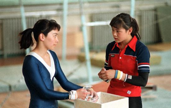 马燕红：中国第一位体操世界冠军，两个体操动作都以她的名字命名(2)