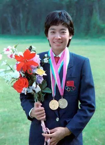 马燕红：中国第一位体操世界冠军，两个体操动作都以她的名字命名(7)