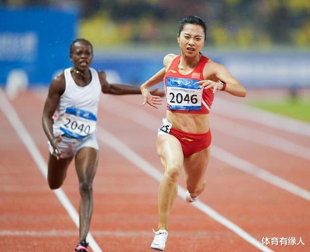 23岁中国短跑女神，比赛时腰部贴“遮羞布”，私密纹身惹争议(1)