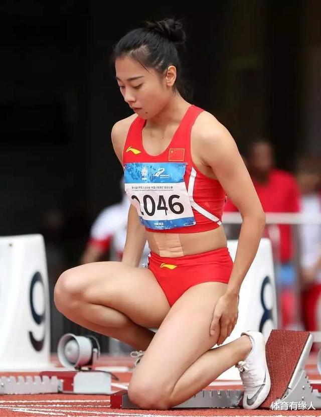 23岁中国短跑女神，比赛时腰部贴“遮羞布”，私密纹身惹争议(2)