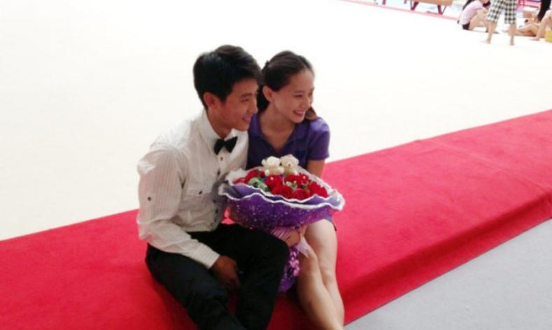 曾是女子体操队长，张楠倒追丈夫八年才成功，如今两人生活很恩爱(3)