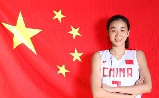 中国女篮2代女神，超高颜值令人羡慕，球技更是无可比拟(1)