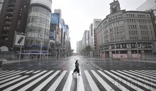 日本新冠感染者超过1万人 市内感染扩大势头不减