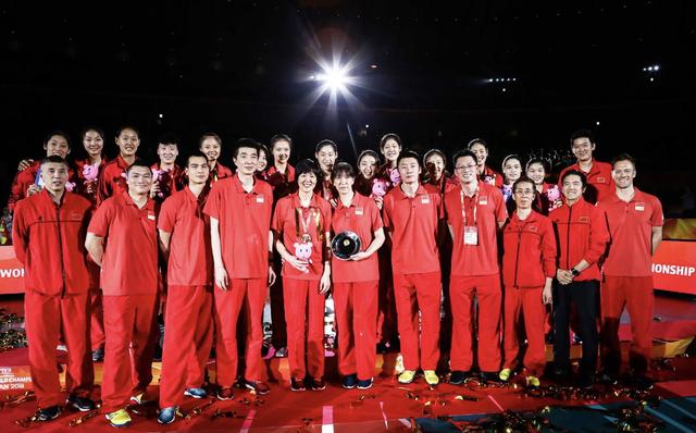 神奇！历时36年，中国女排世锦赛获得的所有奖牌，都与郎平有关(6)