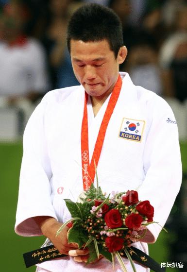 韩国体坛传奇侵犯少女！19岁拿世界冠军，拼到肋骨断裂拿奥运银牌(4)