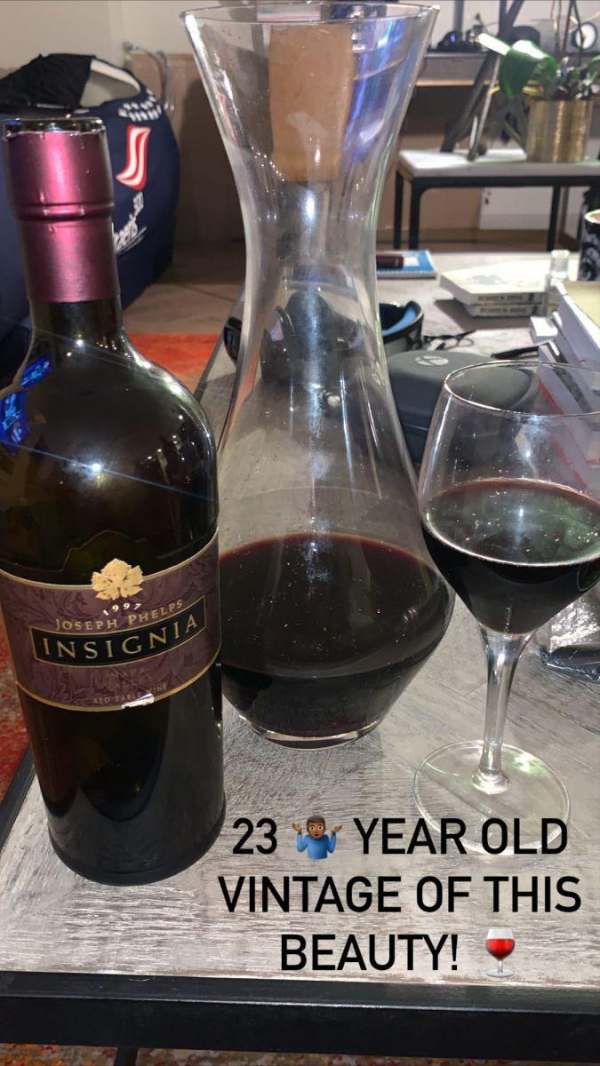 詹姆斯晒今日品尝红酒: 23年陈酿的那种美妙(2)