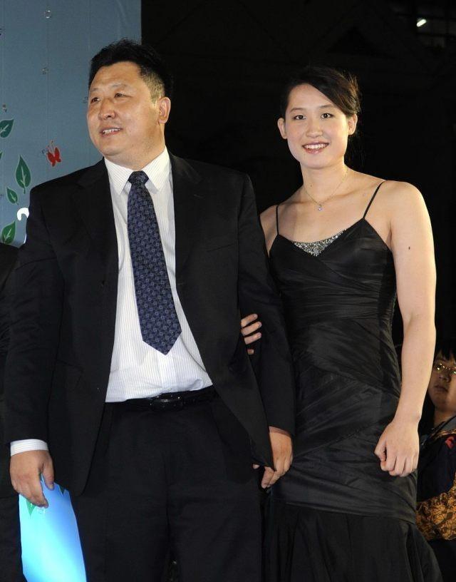 中国体坛名将年龄差距巨大夫妻，乒坛两大一姐在列，第一位无悬念(3)