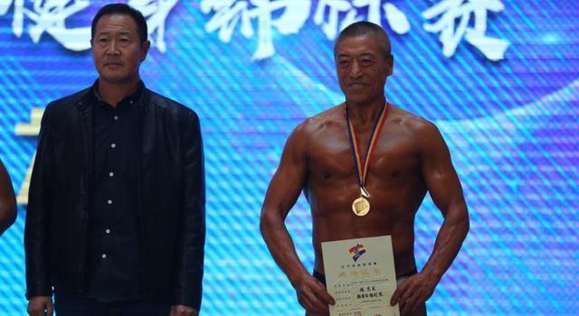 67周岁老爷子参加健身比赛进决赛，这身材年轻人都佩服(7)