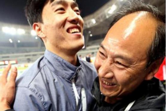 他是刘翔的教练，有着出色的能力，给国家做出了巨大的贡献(1)