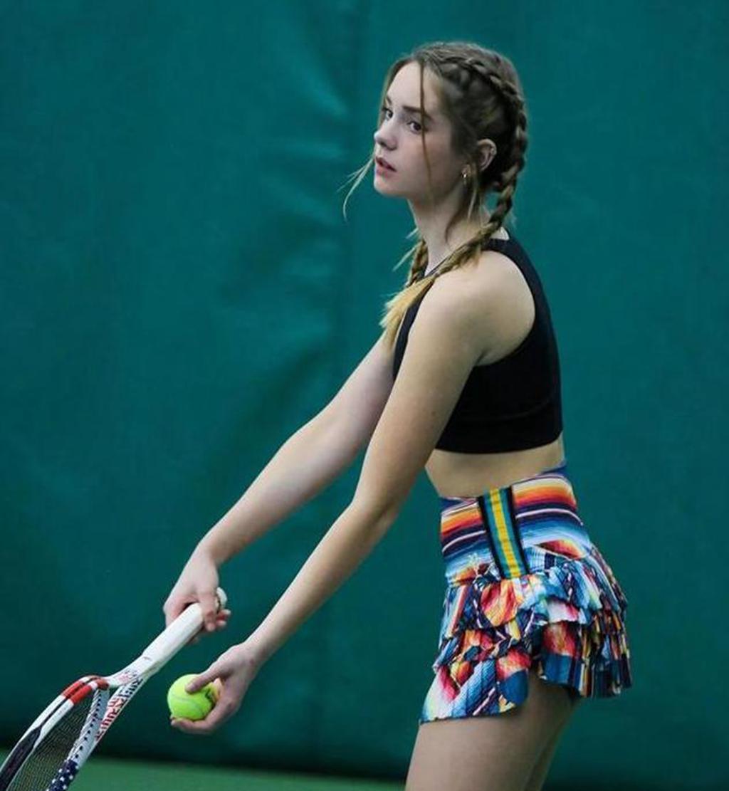 15岁网球少女美出天际！天赋不在莎拉波娃之下，赛场外是兼职演员(4)
