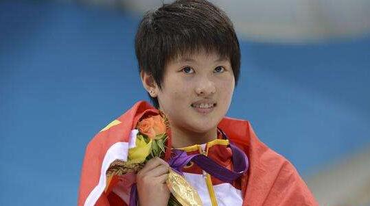 跳水冠军陈若琳，曾公开示爱胡歌，现成国际跳水裁判，至今仍单身(5)