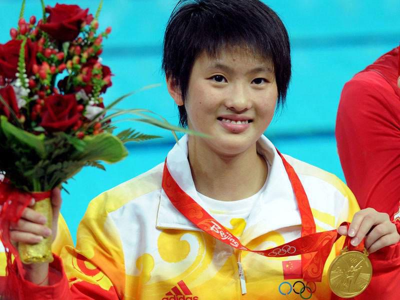 跳水冠军陈若琳，曾公开示爱胡歌，现成国际跳水裁判，至今仍单身(6)