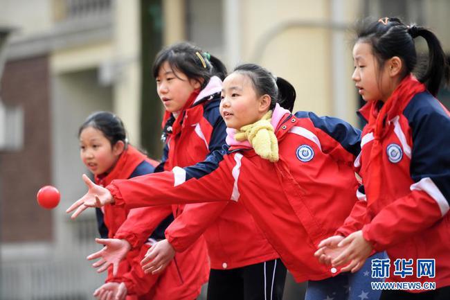 北京市小学每周至少5节体育课 不得挤占体育课(1)