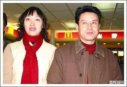 陈忠和：愧对前妻和女儿，卸任中国主教练后与再婚妻子享受晚年(6)