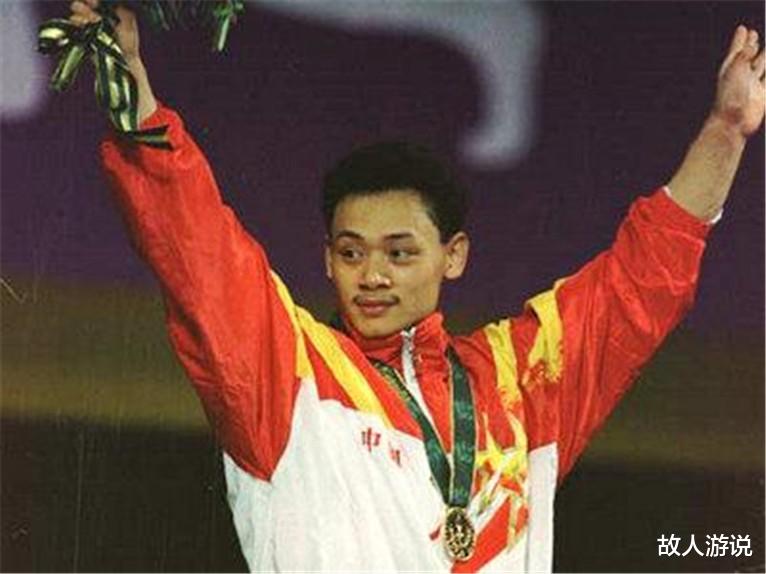 占旭刚：连夺2届奥运冠军，五次刷新纪录，2004年退役后怎样了？