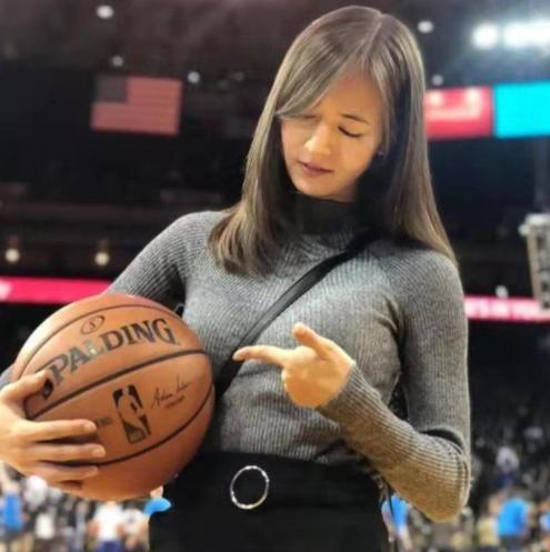 日本驻NBA女记者，身材丰腴惹人羡，热爱运动的女孩真美(2)