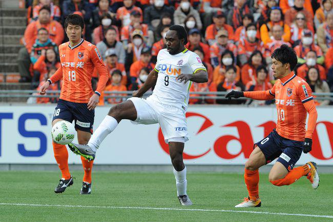 五一精选参考：东京FC连战连败士气低 横滨水手发挥出色战意强。(3)