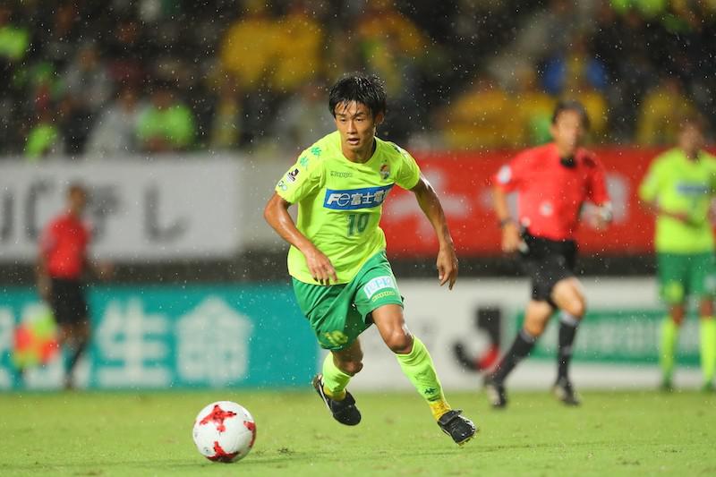 五一精选参考：东京FC连战连败士气低 横滨水手发挥出色战意强。(4)
