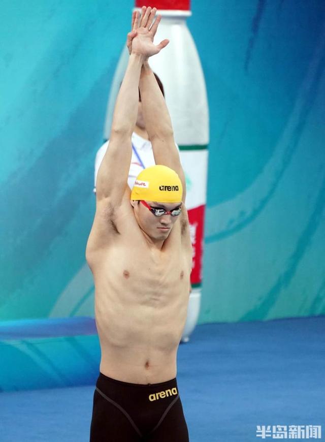 游泳冠军赛：世界冠军徐嘉余在青岛游出飞鱼速度