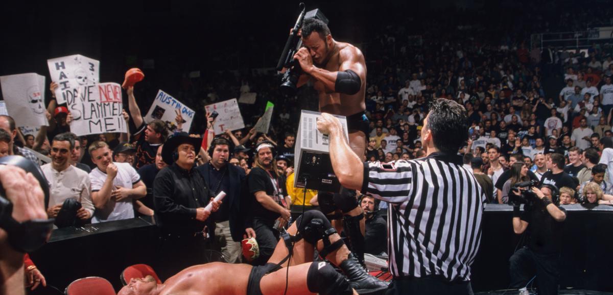 历年WWE爆裂震撼大赛劲爆瞬间，谁的表现令你记忆犹新？(5)