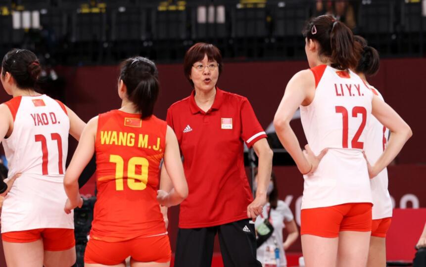 郎平将让位年轻教练！赛后哽咽道歉：想不到中国女排会提前出局(5)