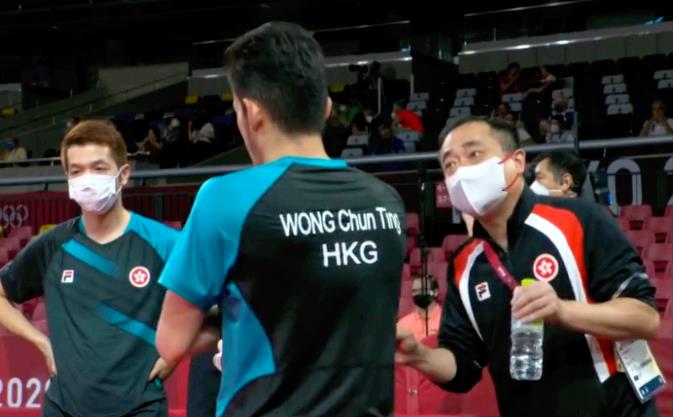 刘国栋教练无力回天！指导中国香港乒乓球男队0-3惨败被淘汰(2)