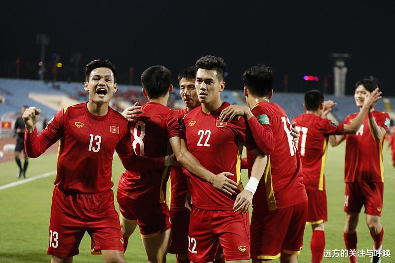 中国男足被越南男足1-3耻辱性击败，是十年的自杀式发展的恶果(3)