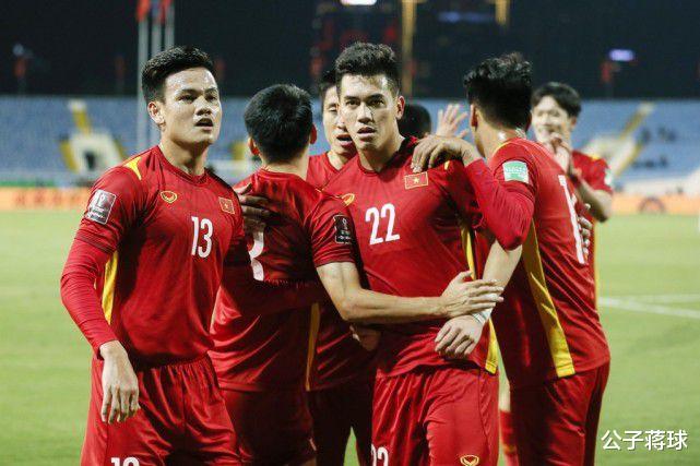 越南队夺冠了！战胜国足只是开始，双杀泰国+4连胜，打破17年纪录