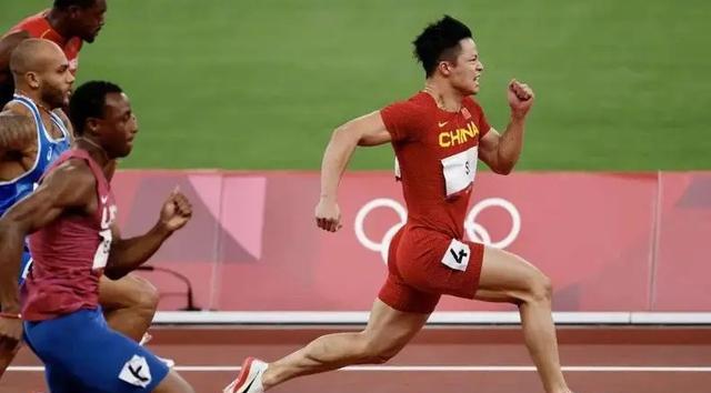 6秒55！奥运冠军雅各布斯夺得60米冠军，距离苏炳添还有差距(4)