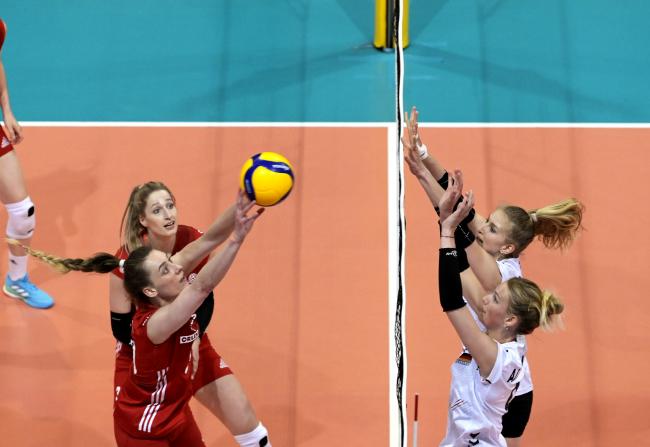 热身赛波兰女排1-3再负德国 拉瓦里尼上任两连败(1)