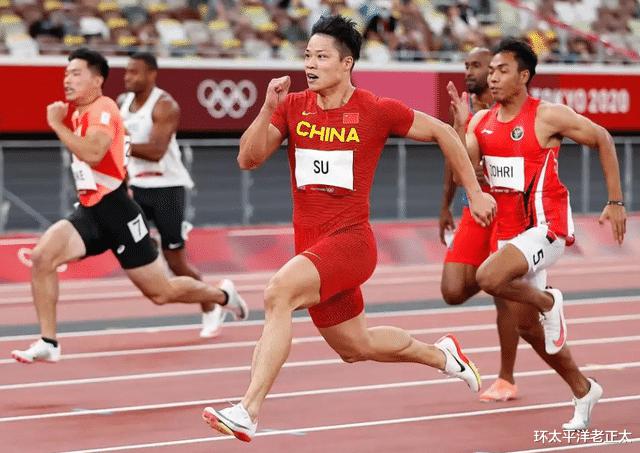 中国第一位百米冠军：500度近视仍创造历史，如今爱情事业双丰收(4)