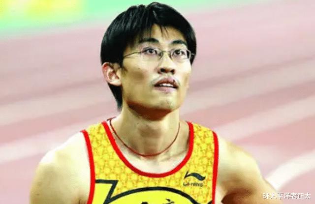 中国第一位百米冠军：500度近视仍创造历史，如今爱情事业双丰收(5)