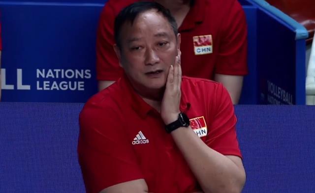 关键分没有顶住啊，中国队22-25惜败：惨遭逆转，奥运季军翻盘(2)